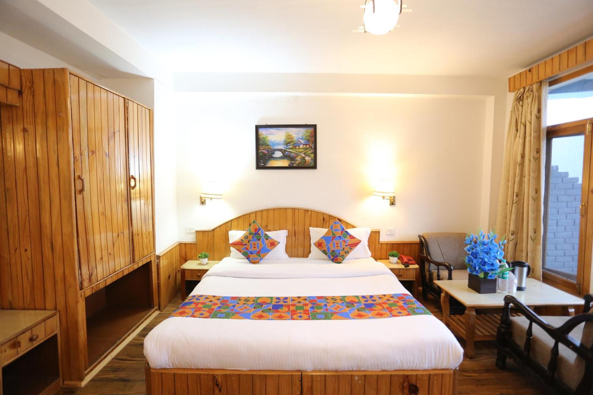 Hotel Surbhi Vashist Экстерьер фото
