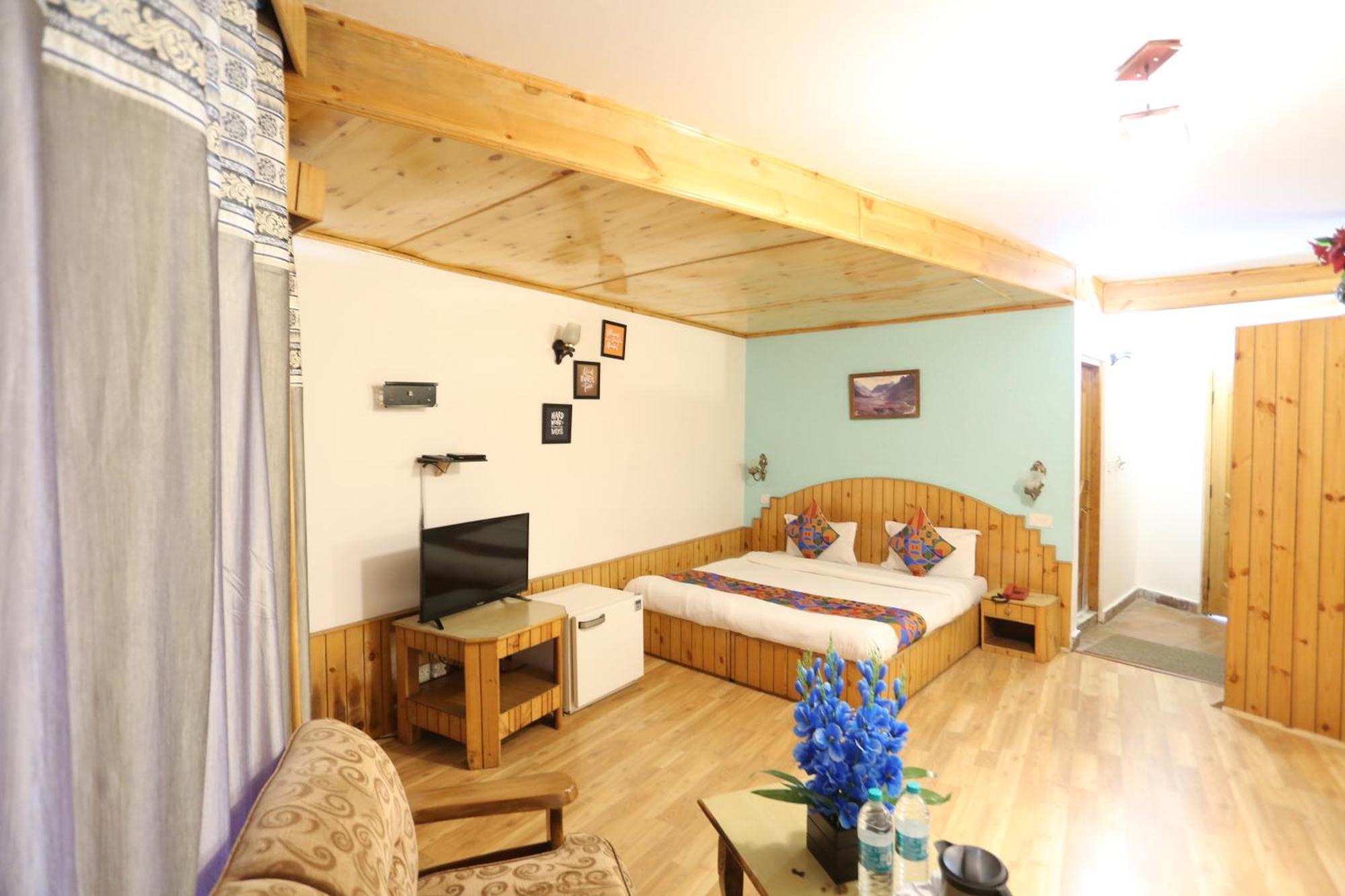 Hotel Surbhi Vashist Экстерьер фото