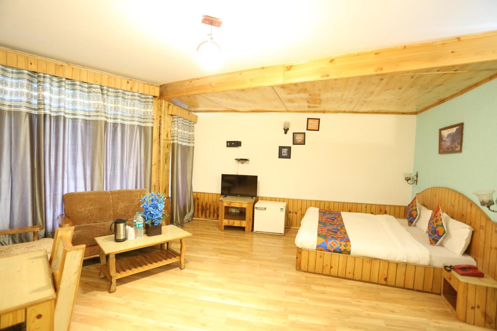 Hotel Surbhi Vashist Экстерьер фото