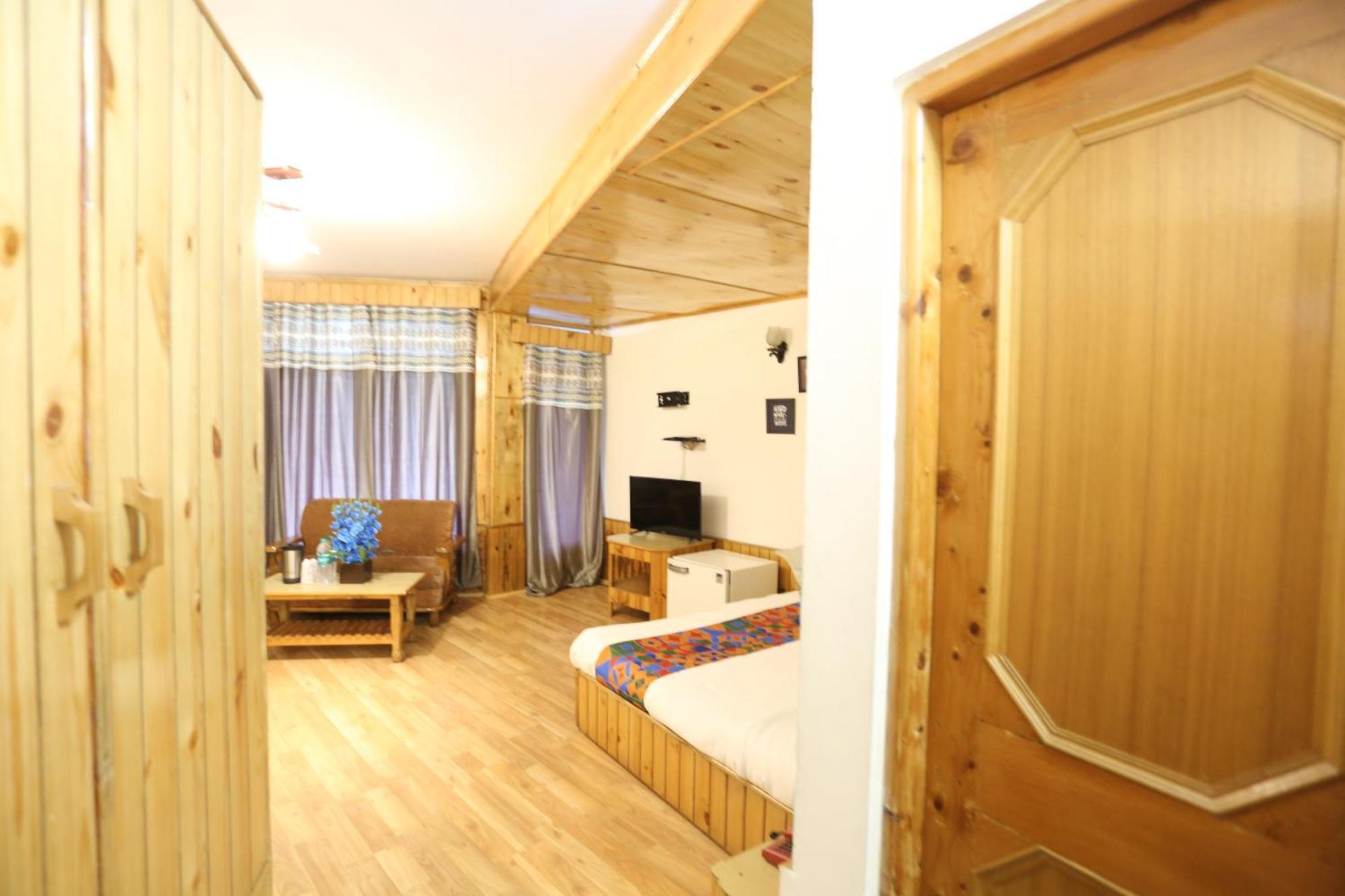 Hotel Surbhi Vashist Экстерьер фото
